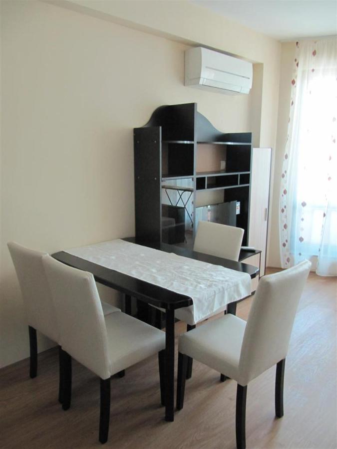 Rayski Zalez Pomorie Luaran gambar